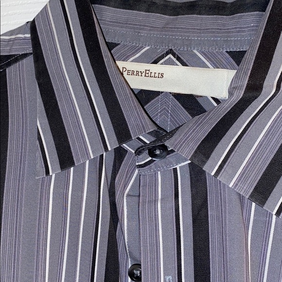 PERRY ELLIS long Sleeve Shirt with French Cuffs. - Picture 3 of 5